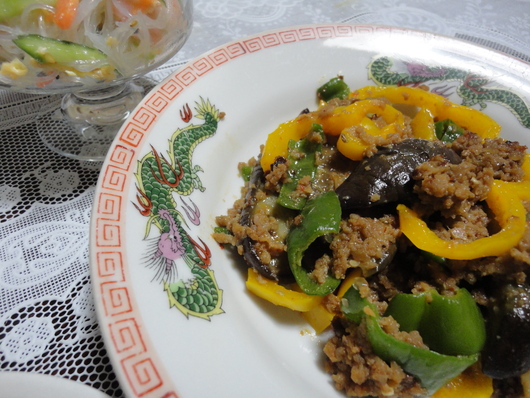 茄子と豚ひき肉の豆板醤炒め＆春雨サラダ～♪♪_a0258386_9275792.jpg