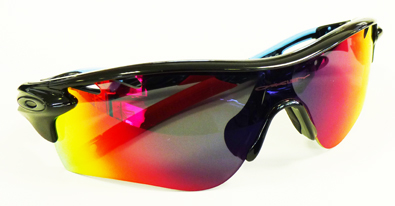 OAKLEYサングラス・ツールドフランススペシャルエディションRADARLOCK&HALFJACKET2.0 XL入荷!_c0003493_1336219.jpg