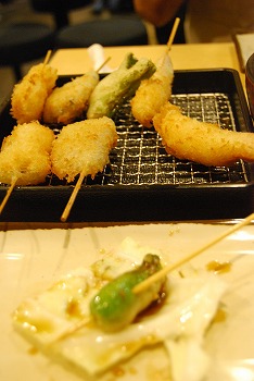 道頓堀B級グルメをハシゴ…_c0124100_16252528.jpg