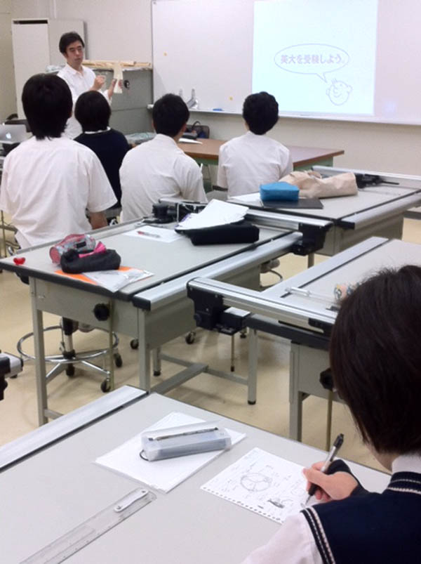 東京都立総合工科高等学校で美術系進学説明会を行いました。_f0227963_9543145.jpg