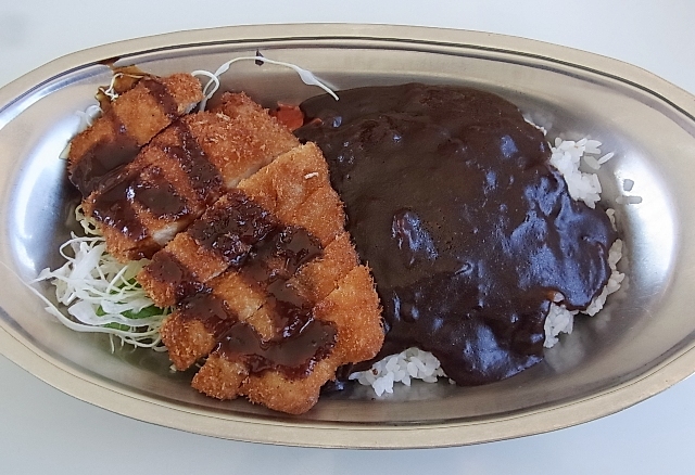 純銀鍋でいただく加賀名店のすき焼き_a0138976_18553372.jpg