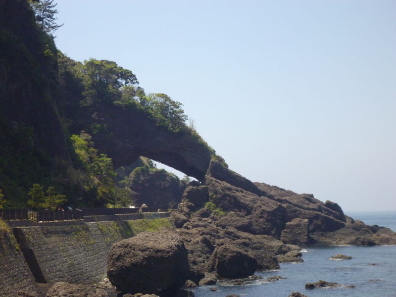初日はひたすら北上。日本海の岩の造形美に感動！越前海岸-初ロード旅・鈴鹿を目指して①_e0138081_3243993.jpg