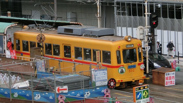 あべのハルカスと阪堺電車、人気沸騰阪堺電車、藤田八束鉄の鉄道道研究会、安倍総理若者のために頑張れ_d0181492_83456.jpg