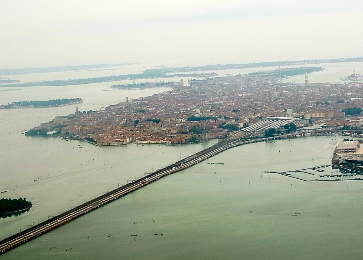 ⑤ La Biennale de Venise 2013 @ tourisme - ヴェネチアビエンナーレ2013　街のイメージ_a0231632_1546280.jpg