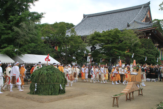 青葉まつり 智積院2 柴灯(さいとう)護摩_e0048413_2138464.jpg