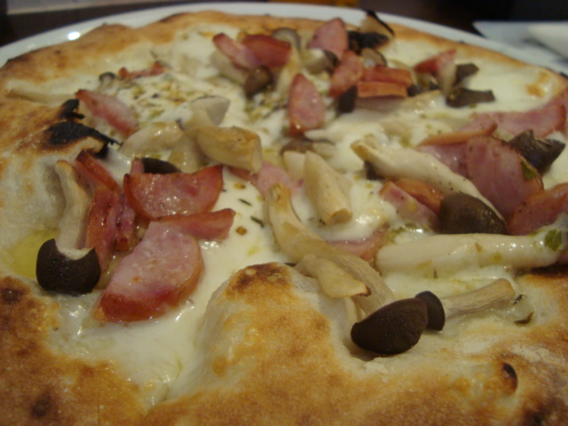 西荻窪「Trattoria SHUN」へ行く。_f0232060_1544072.jpg