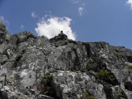 ちょっくら兜森山頂へ登ってこようかな。_b0206037_19503249.jpg