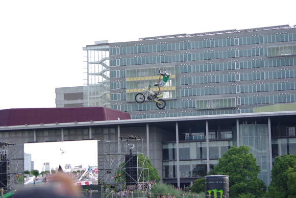 昨日のモンスターエナジーのイベント内でのFMX_b0024266_2346648.jpg