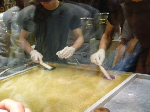 【東京駅情報】papabubble(パパブブレ) 東京大丸店で飴づくり見学@前編_c0152767_2224882.jpg