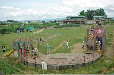 弘前市りんご公園で 13 ママの絵日記 弘前市りんご公園で 13 ママの絵日記