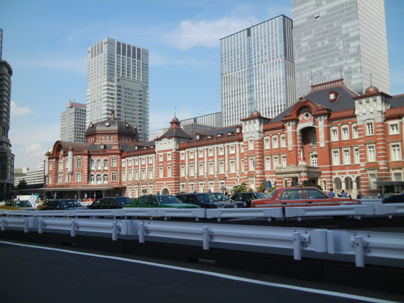 ’13,6,18(火)一年ぶりの再会と東京駅舎見物!_f0060461_15313789.jpg