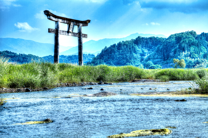 水の見える鳥居_e0135098_052714.jpg