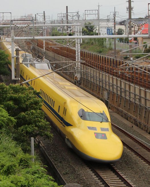 ドクターイエロー_c0134734_223488.jpg