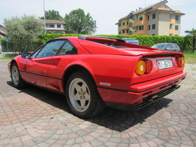 milano のGTBturbo_a0129711_1249634.jpg