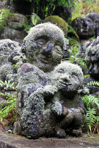 夏の嵯峨野4 愛宕寺_e0048413_20283758.jpg