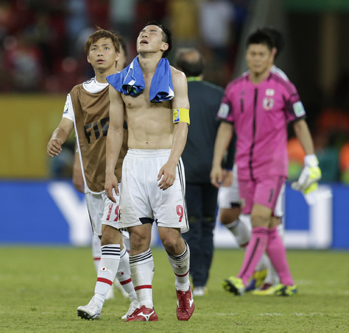 日本コンフェデ杯敗退決定、これが現実だ！：「優勝」そんなもの、真夏の夜の夢！？_e0171614_12393545.jpg