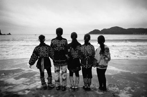 宇井眞紀子氏 写真展「アイヌ、風の肖像」_b0187229_1425451.jpg