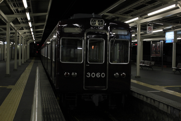 終電後の阪急箕面線_d0202264_2124510.jpg