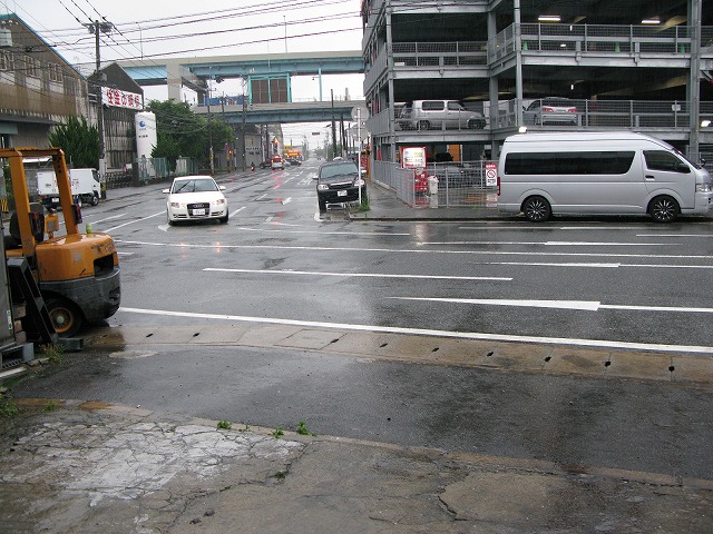 雨の福岡、静かな1日を過ごしております。_a0110720_13344193.jpg