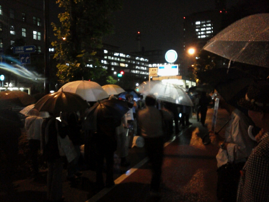 6月21日 首相官邸前抗議行動_e0207223_0535175.jpg