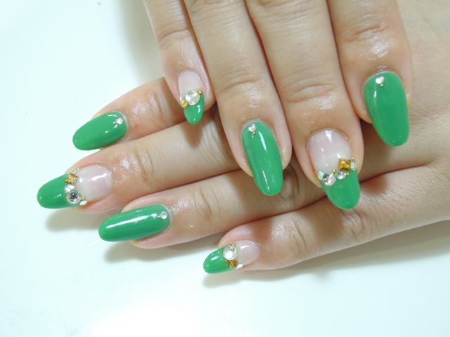 Green Nail_a0239065_1828934.jpg