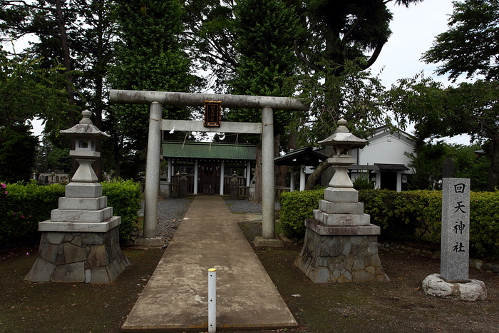 回天神社と水戸殉難志士の墓_f0205433_20161990.jpg