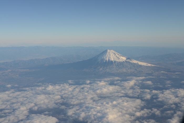 富士山は７月はほとんど見えないという驚きの観測データ_e0171573_2325127.jpg