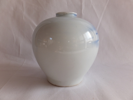 深川製磁の花瓶 : 時のかけら~統制陶器~ 深川製磁の花瓶 : 時のかけら~統制陶器~