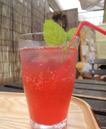 195回目のカフェ・ジャボチカバ_b0028299_20491156.jpg