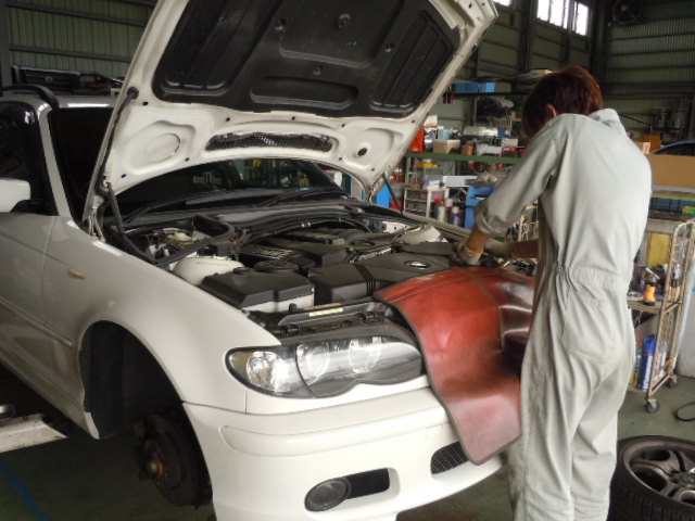 BMW 車検整備中です(^^♪_c0213517_1443249.jpg