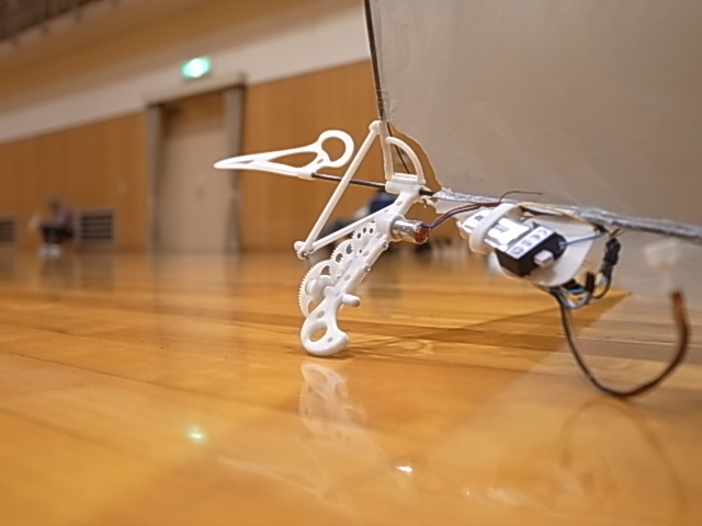 3Dプリントギヤ&ボックス搭載零戦 動力飛行テスト成功_d0067943_937343.jpg