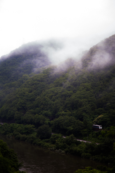 梅雨寒の中を行く_f0136878_1845572.jpg