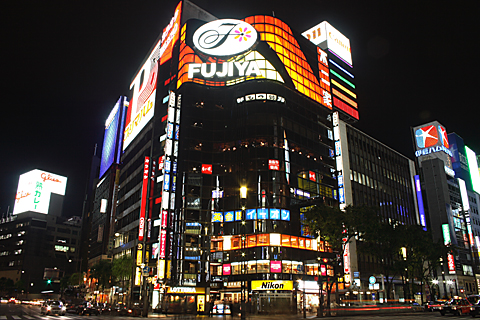 銀座に行ってきました ネオン街東京