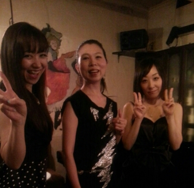昨夜はピギャールありがとうございました。明日は六本木チャーリーズに出演します。_f0178313_12594345.jpg