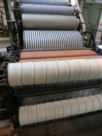 機械で作る毛糸②糸になる_a0074130_2250196.jpg