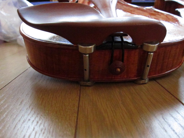 ヴァイオリンの顎当てについて No4 : Cremona Kuga Violino