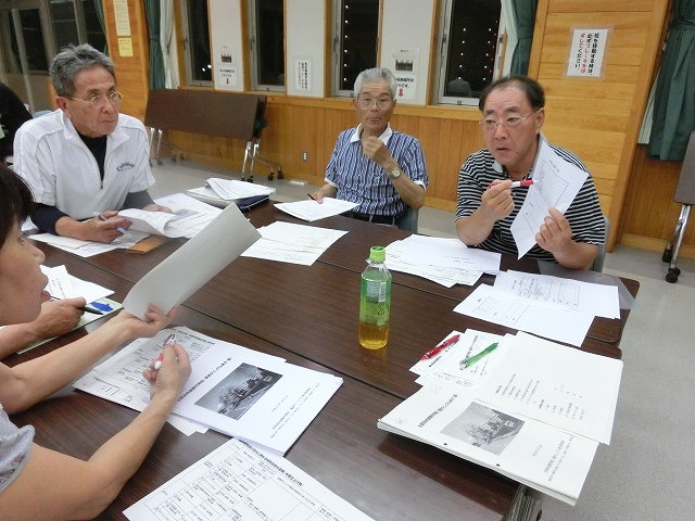 検討作業が佳境に 「吉原高校避難所開設・運営マニュアル策定委員会」_f0141310_7484854.jpg