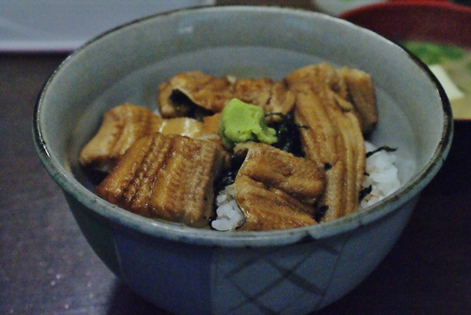 あんこう屋 高はしのあなご丼　＠築地・場内_b0063958_22562520.jpg