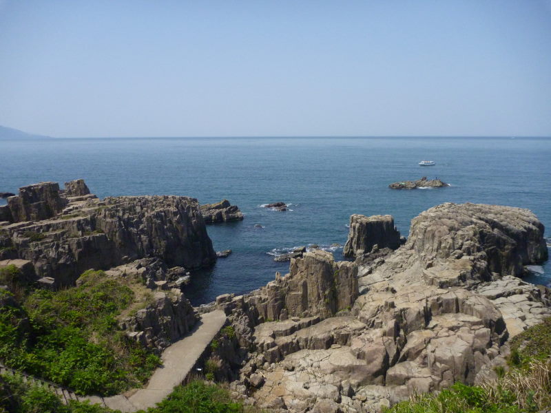 日本海の荒さをうかがい知る広大な岩の造形美・東尋坊-初ロード旅・鈴鹿を目指して③_e0138081_535269.jpg