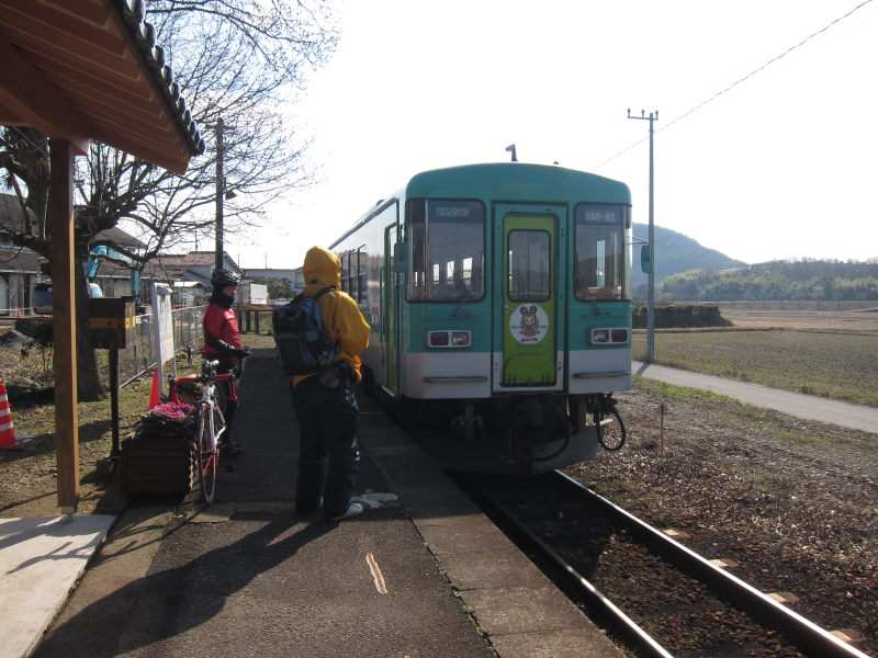 改築後の北条鉄道の駅舎は見どころいっぱい！-平日ダムカードゲット+播州まったりサイクリング②_e0138081_59174.jpg