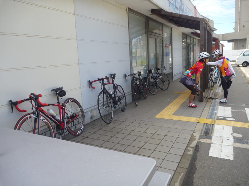 風に翻弄されるも、笑いの絶えないまったり淡路島サイクリング_e0138081_602511.jpg