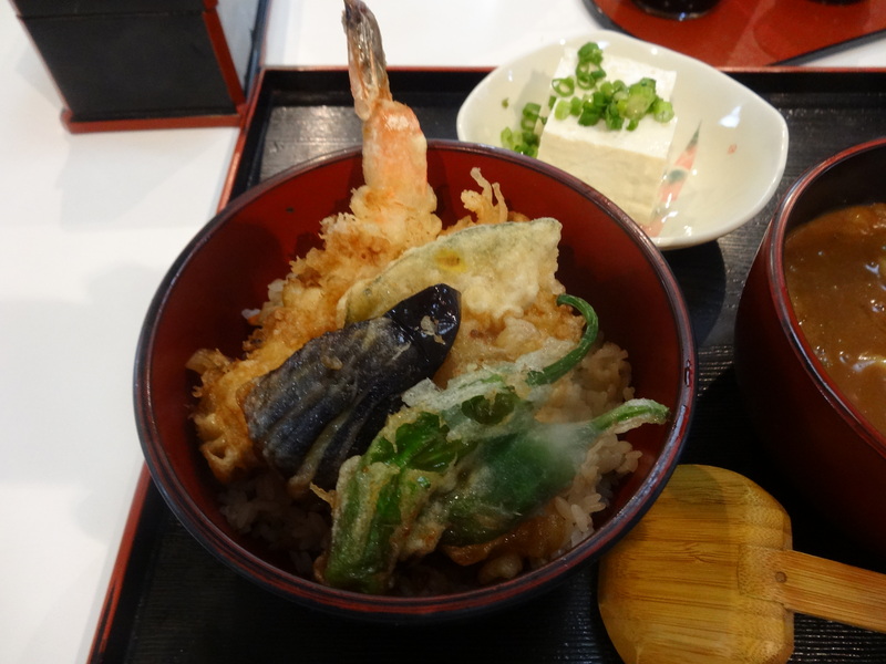 旭でミニカレー饂飩付きの天丼です。_c0225997_0301010.jpg