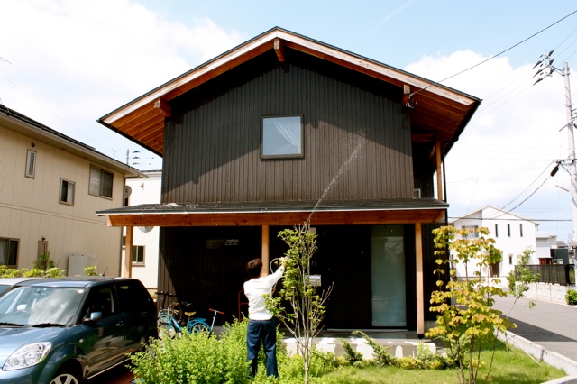 ガルバの外壁 そりっど設計室 新潟で材木屋による無垢材の家づくり 建築家