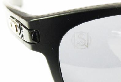 OAKLEY SHAUN WHITE(ショーン・ホワイト)シグネチャーモデルGRAGEROCK入荷!_c0003493_1026338.jpg