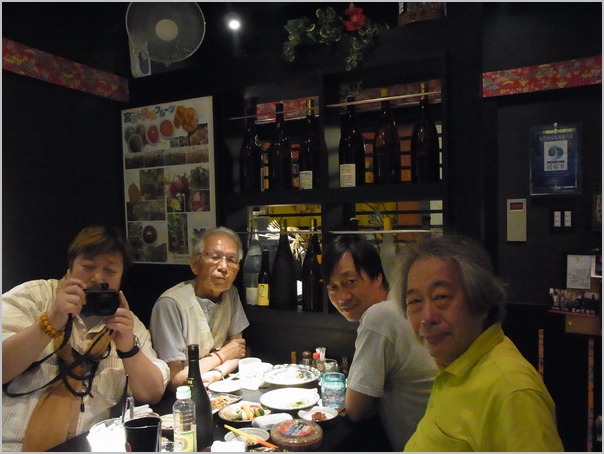 チベットへ行った3人と沖縄・宮古島料理の店、あんなgaきっちん で会う。_a0086270_19344015.jpg