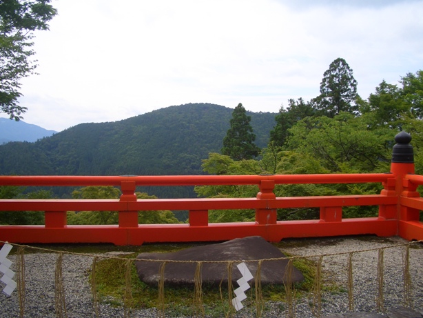 鞍馬山をめぐって貴船へ降りてみる。　その１_e0033713_15523550.jpg