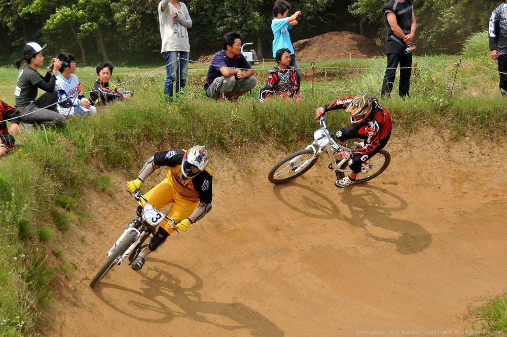２０１３JOSF 緑山６月定期戦VOL4：MTBノービス３０オーバー決勝　動画あり_b0065730_1991898.jpg