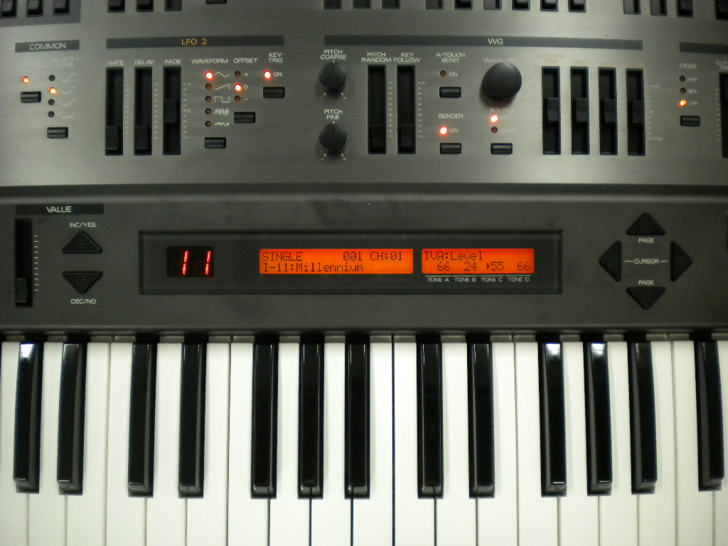 Roland JD-800試奏記 : 風流音色まねゑもん Roland JD-800試奏記 : 風流音色まねゑもん