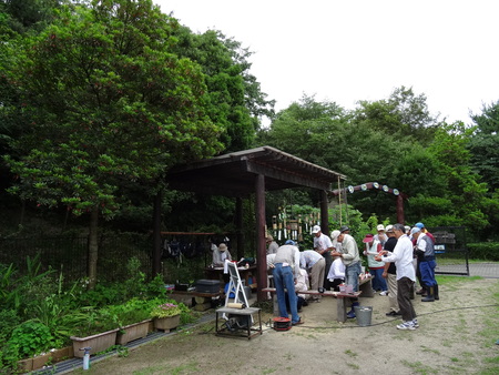 会員がふくろう笛作りに挑戦 in うみべの森_c0108460_2025875.jpg