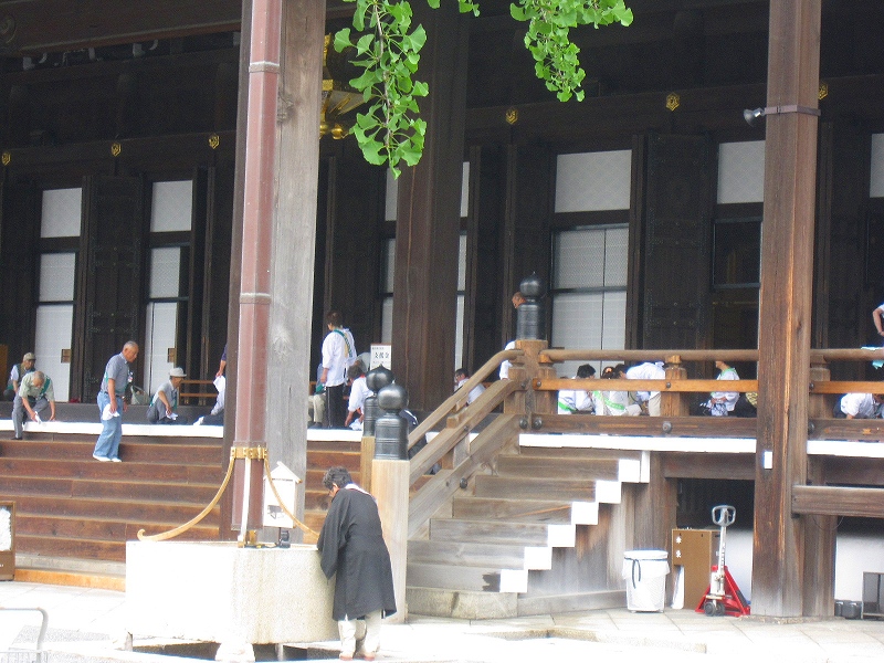 堂々たる構えの【西本願寺】には歴史がある_e0237645_2340486.jpg